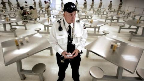 Nevada to send 200 inmates to Arizona prison